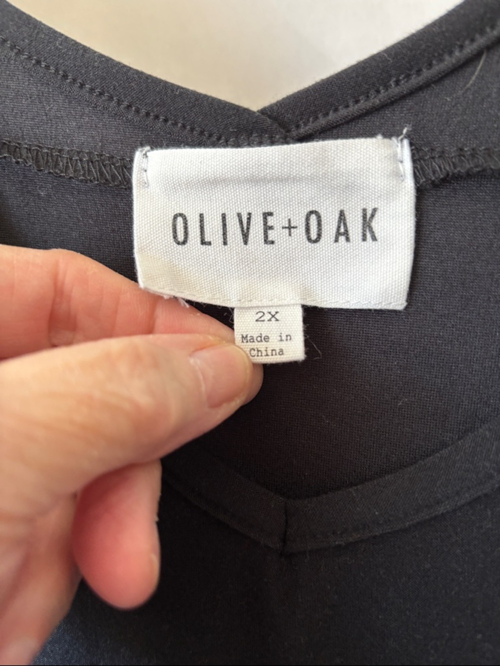Olive & Oak Black Relaxed V-Neck Pocket Top - Picture 3 of 7
